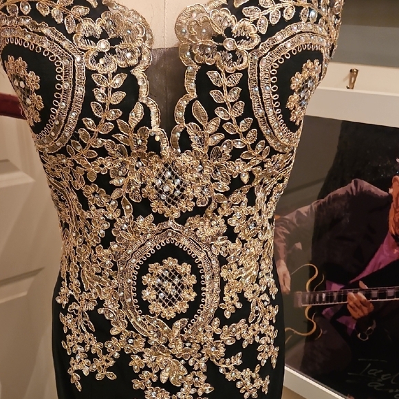 Anny Lee Black Maxi Dress with Gold Embellishment - Picture 3 of 13